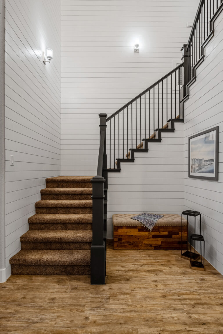 original 952568600 768x1152