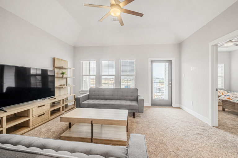 original 952569094 768x512