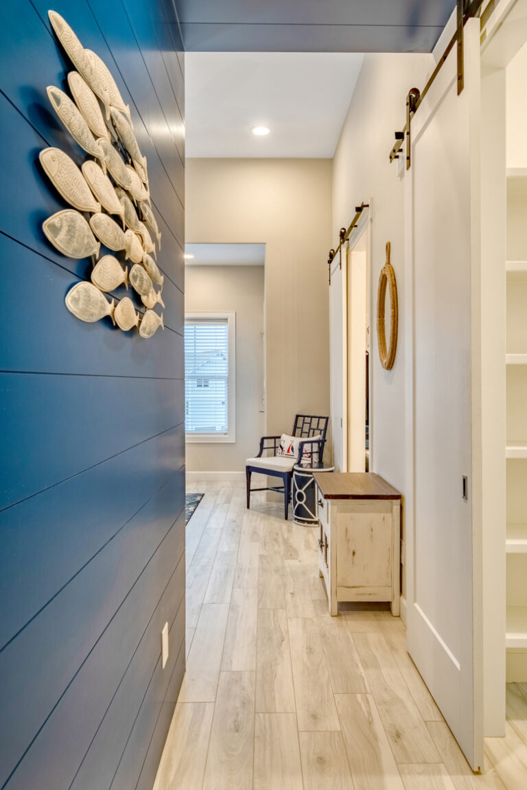 original 953892501 768x1152