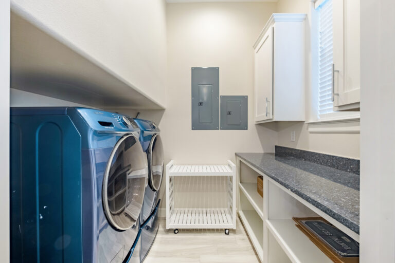 original 953894015 768x512