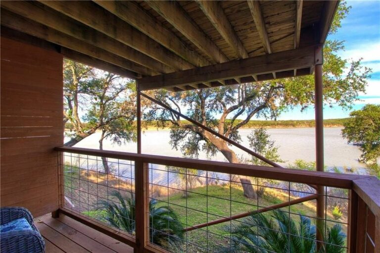 502 Harbor Drive 2 1 768x511