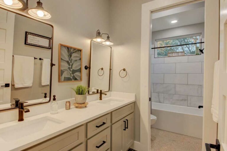 2c49feb2.f10 768x512