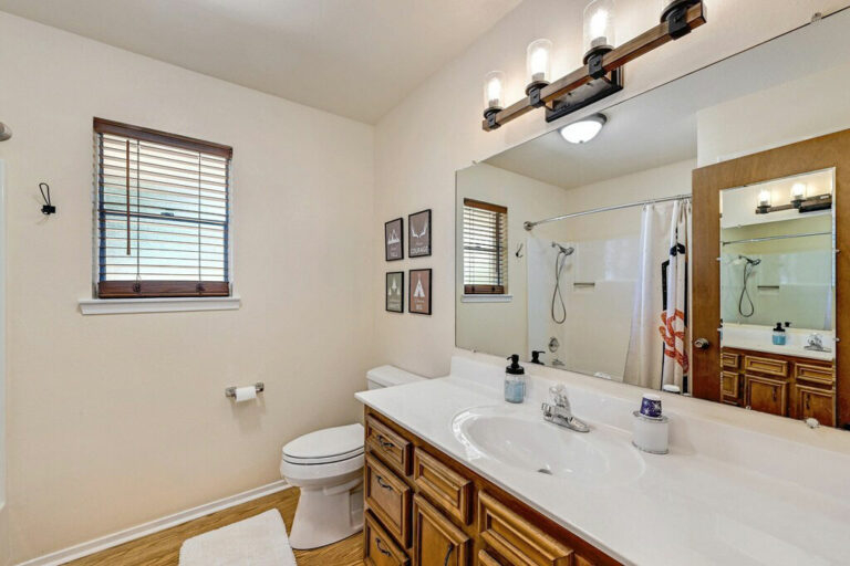 0c737381.f10 768x512