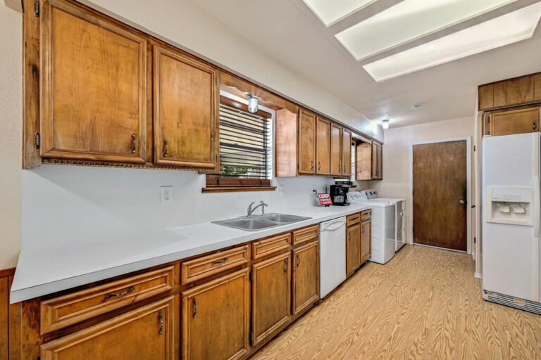 295ccaa0.f10 768x512