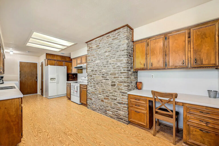 678141fa.f10 768x512