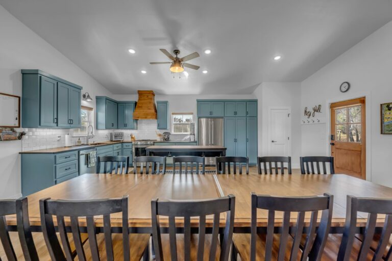 kynvfxt8dzopeyowgryr 768x512