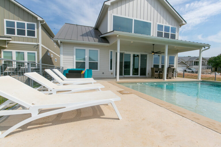 image 160901456 768x512