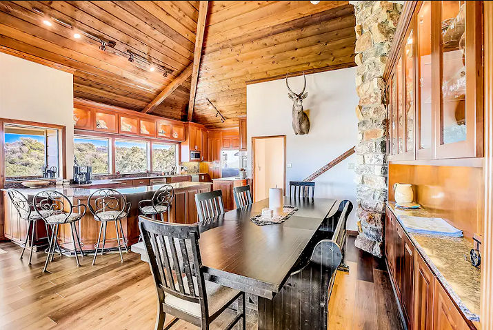 Stone Lodge at Lake Travis