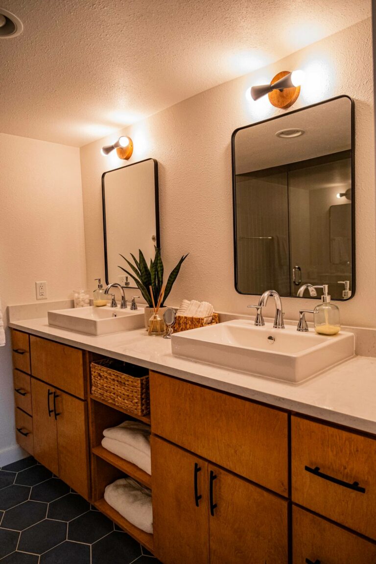 d0566479 950d 4743 9112 b94d62ee27ae 768x1152