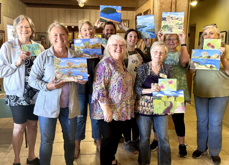 2025 322 AcrylicClass 06b 768x556