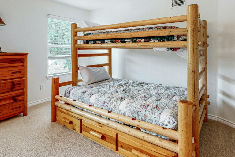 1817d105 1666 48be a35e bb44a5b5f8fa 768x512