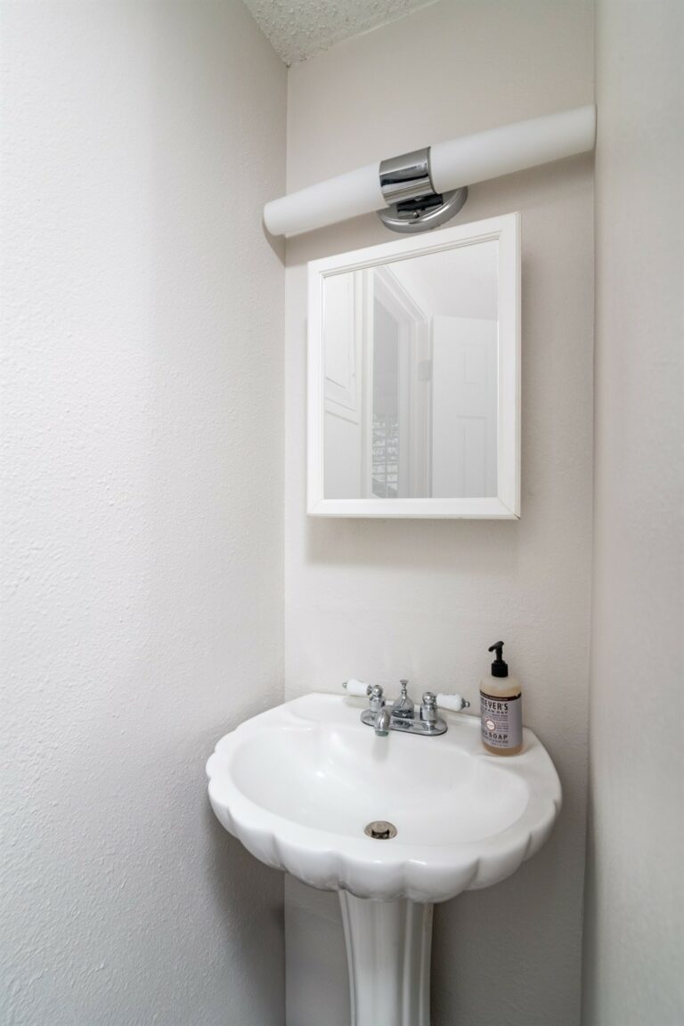 86712549 a808 467b 8081 7e2164c6785e 768x1152