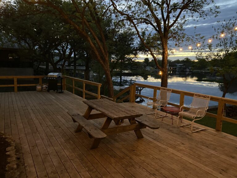 410Stanley deck dining lake 768x576