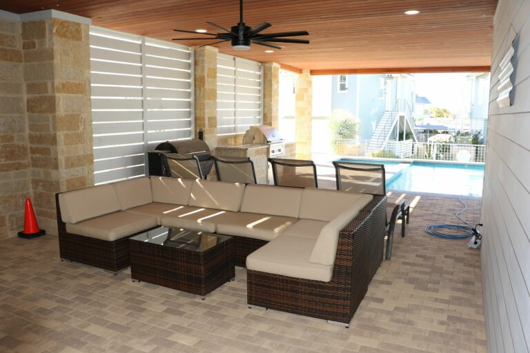 TXShen covered pooldeck 768x512