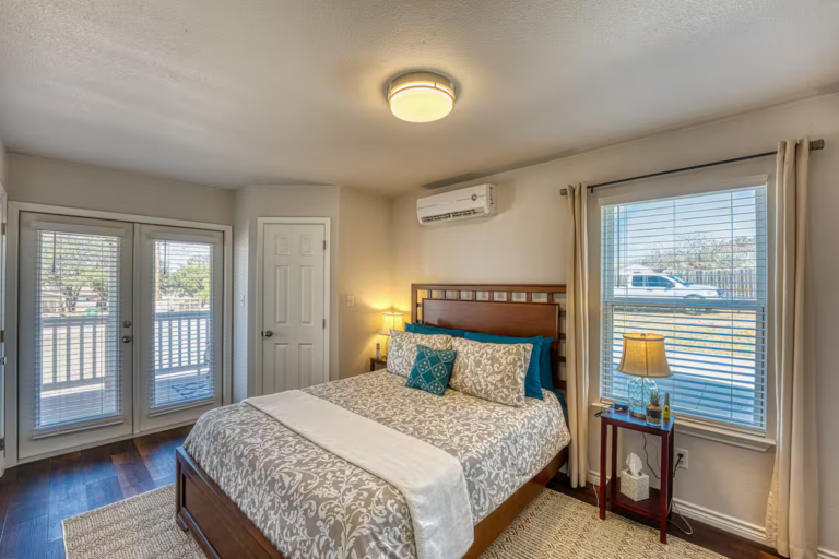 Cozy Yellow Door 6 768x512