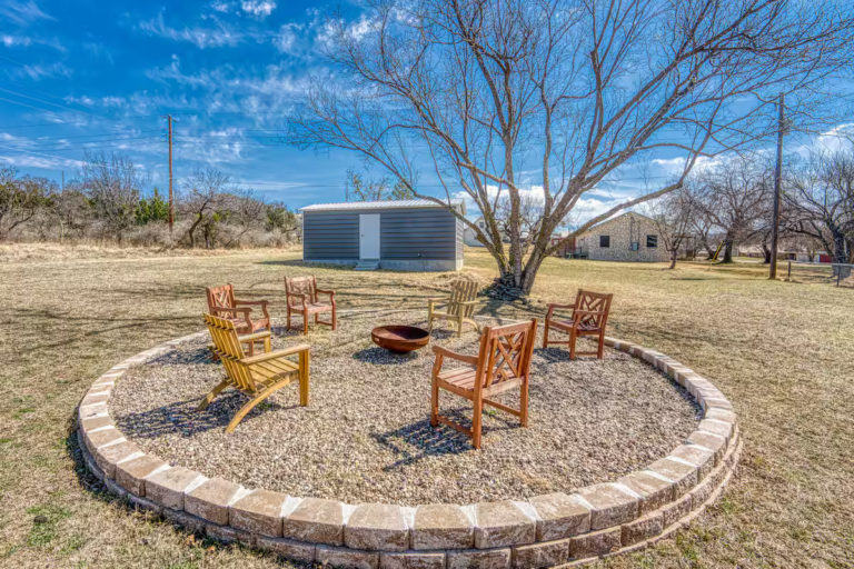 Cozy Yellow Door 7 768x512